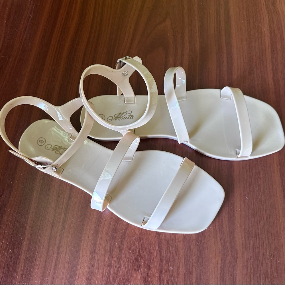 Abata Chic Cream Sandals